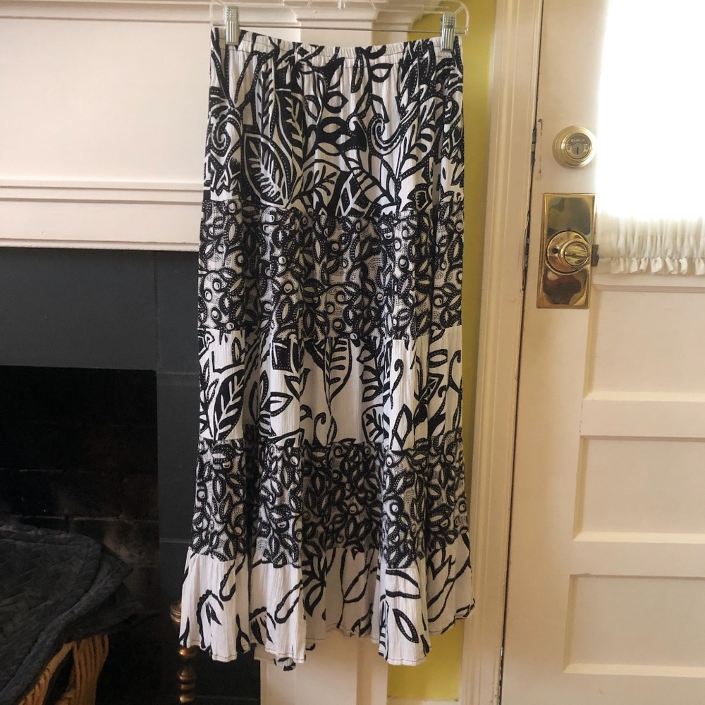 Vintage Choices Tiered Maxi Skirt Black and White Boho Long Peasant - Sz Small